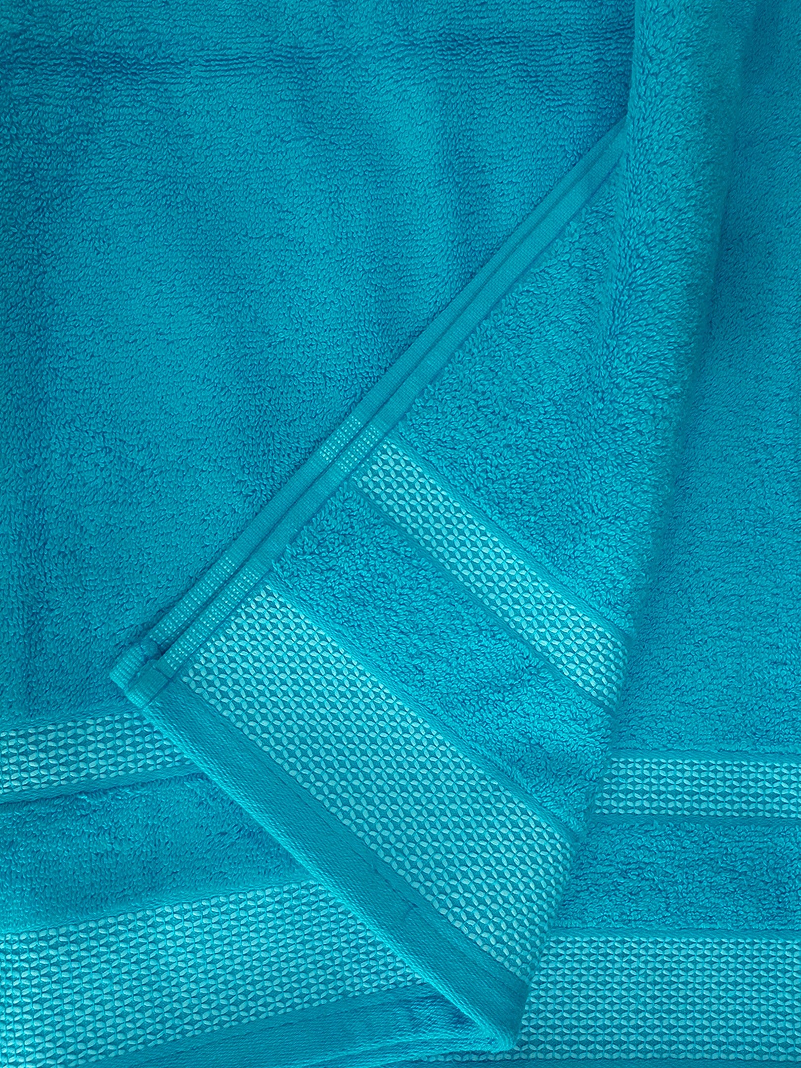 Luxurious cotton bath towel pack of 4 from Athom Living, breathable, long-lasting, and skin-friendly towels designed for comfort and freshness.