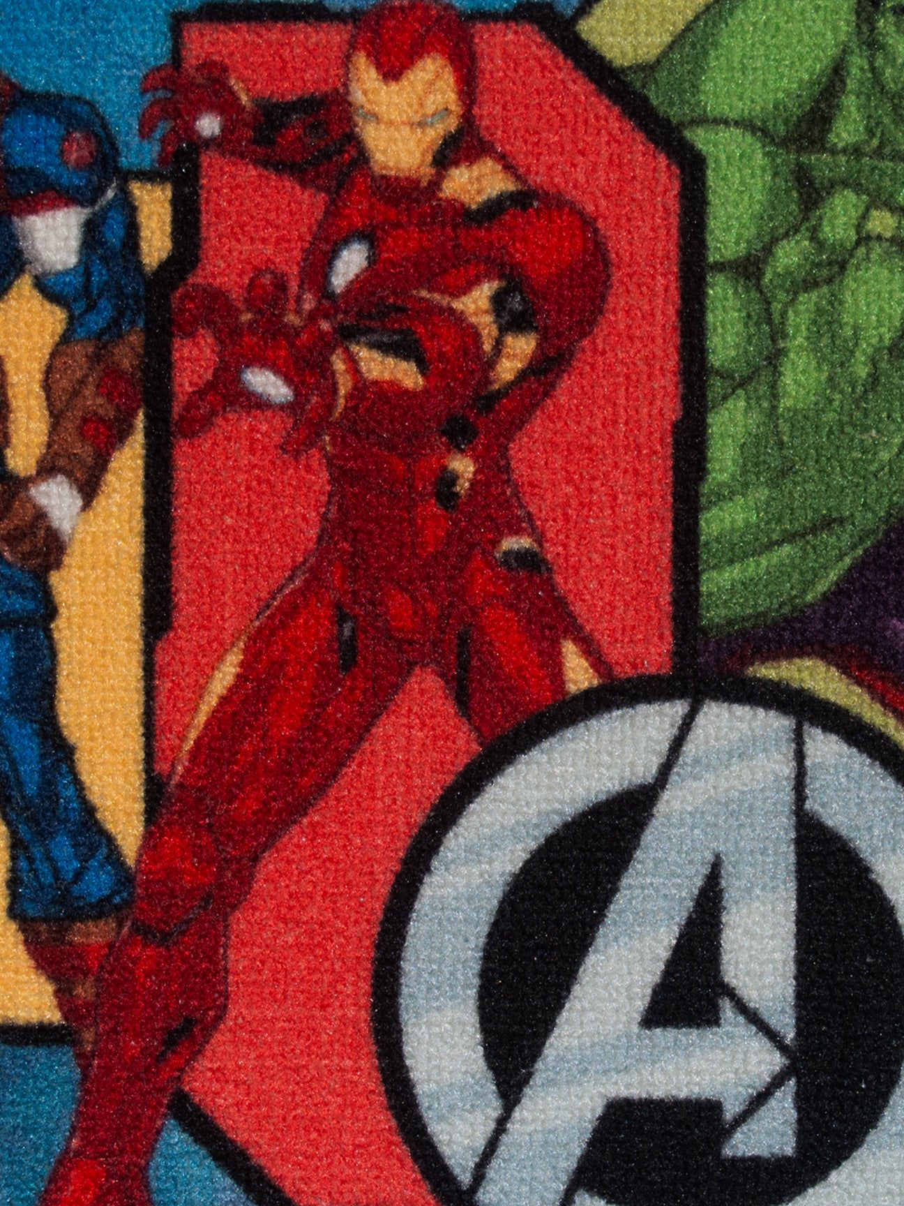 Marvel Avengers Earth's Mightiest Heroes design kids doormat combo, durable nylon, non-slip latex backing, 37x57 cm.