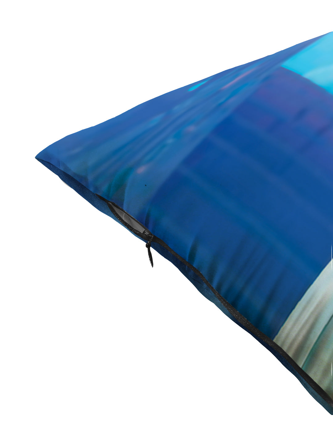 Athom Living Disney Frozen themed kids cushions with cover, 40x40 cm, durable and comfortable, designed to brighten up kids’ spaces.