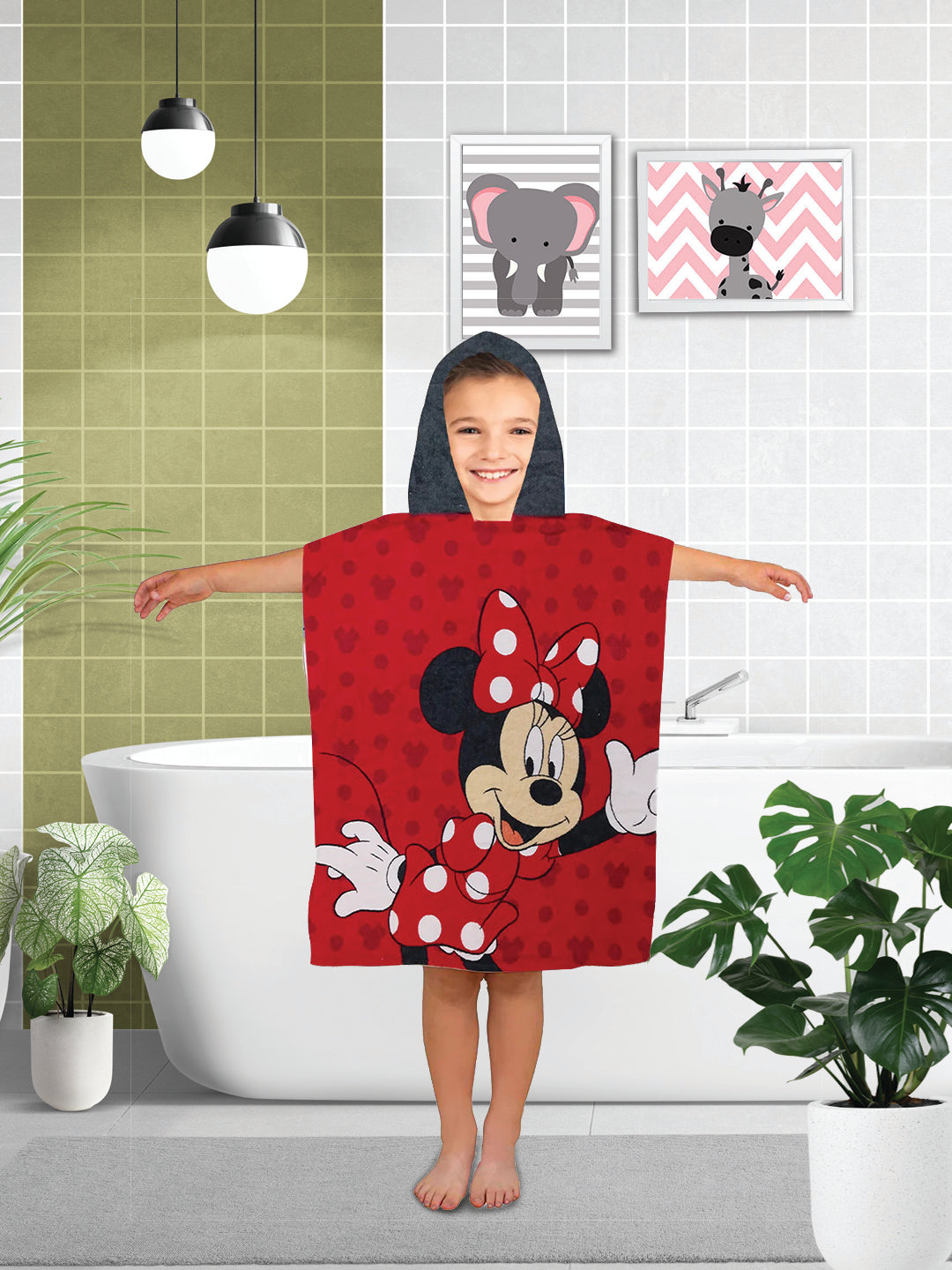 Athom Living Minnie in Red Kids Hooded Bath Towel Poncho 60x120 cm made with soft absorbent cotton for kids’ comfort after bath time. Kids Hooded Poncho Towels designed for quick drying and ideal for beach or pool use.