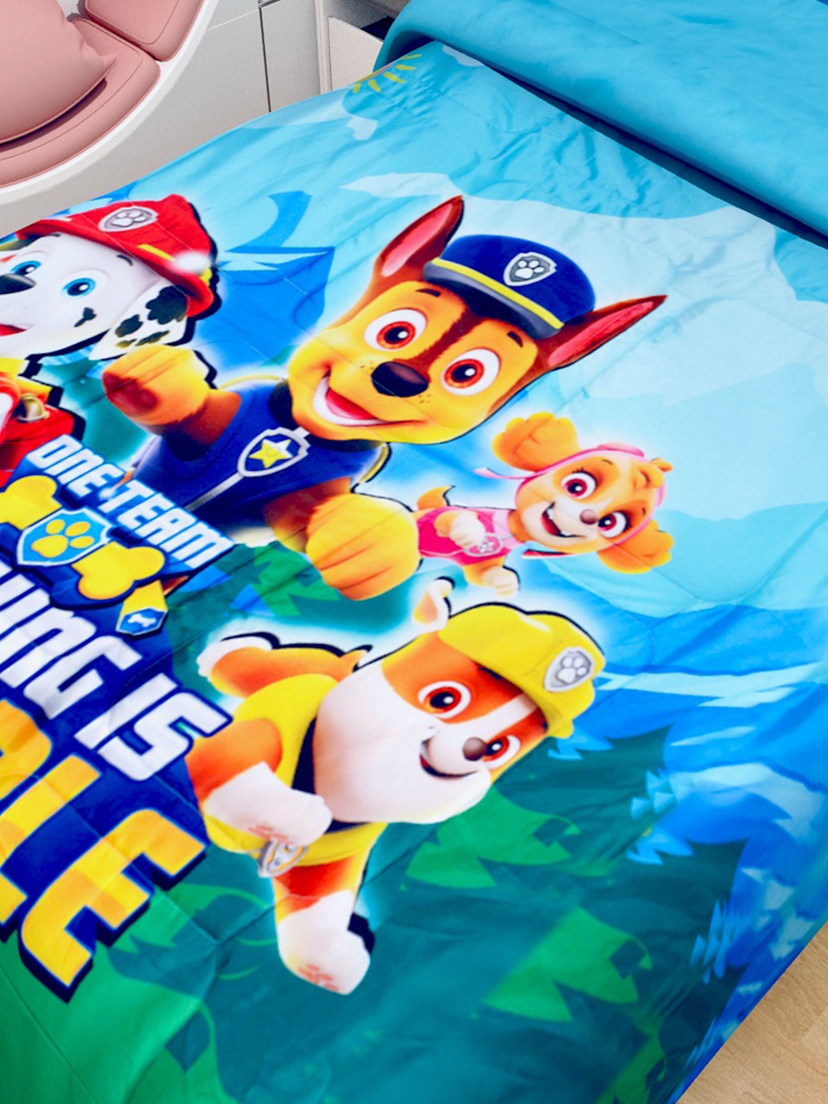 Cozy and soft Paw Patrol kids comforter – single size, lightweight and warm, ideal for kids who love Paw Patrol characters, made with premium fabric.