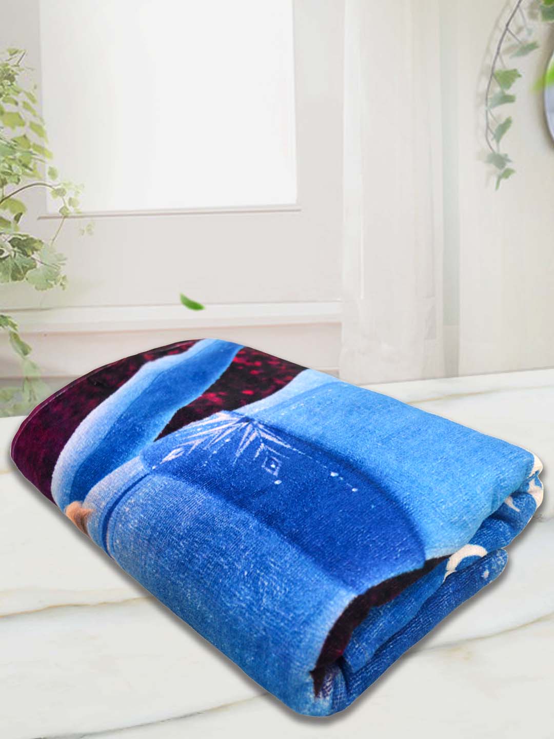 High-quality Athom Living Disney Frozen kids bath towel with detailed character print, perfect for daily bathing. This 60x120 cm kids bath towel ensures softness, quick drying, and long-lasting comfort.