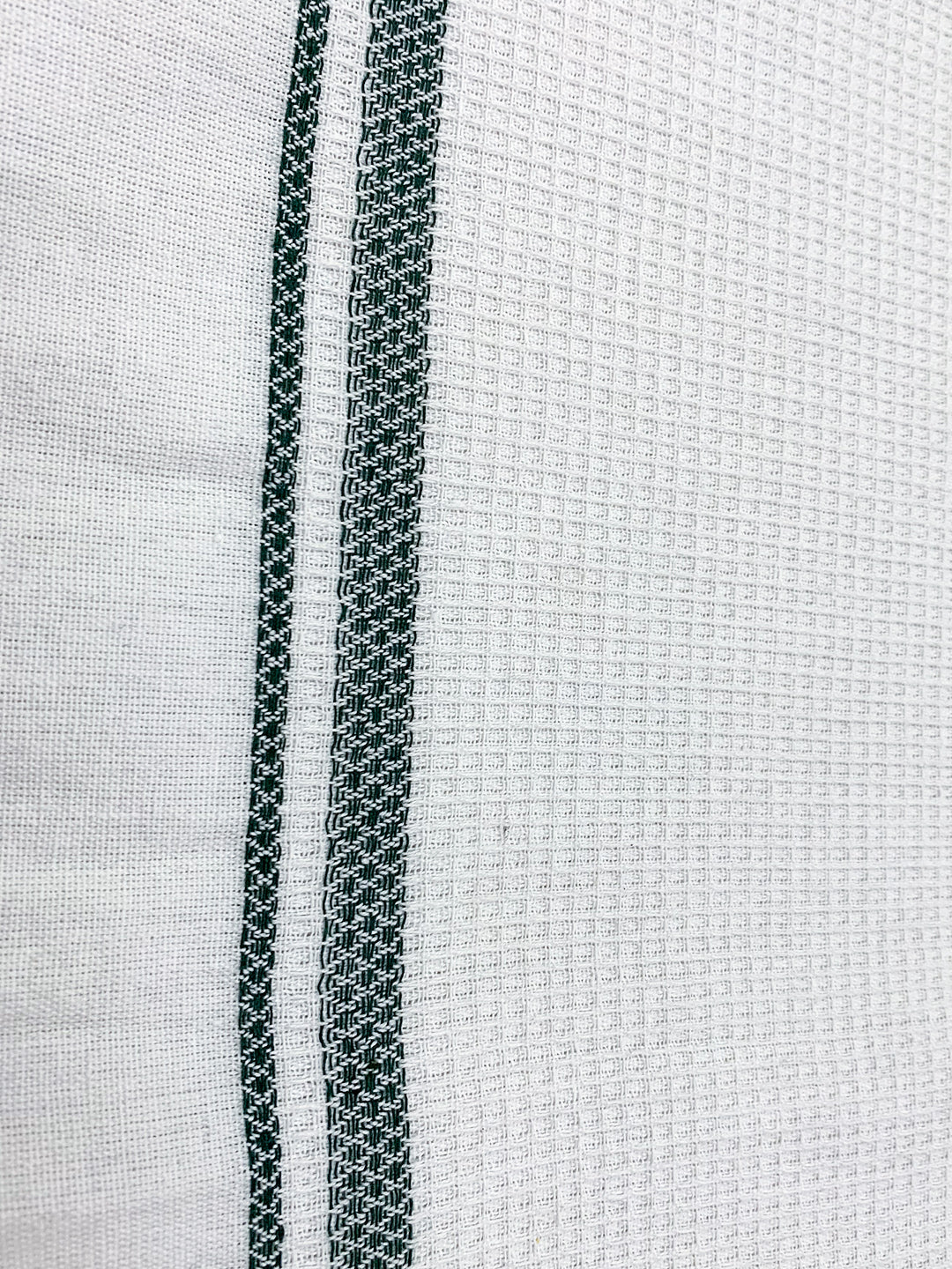 High-quality cotton bath towel in pearl white shade