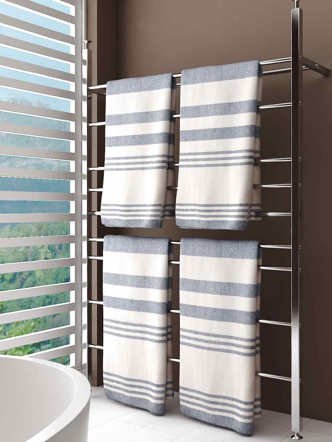 Light beige cotton bath towels