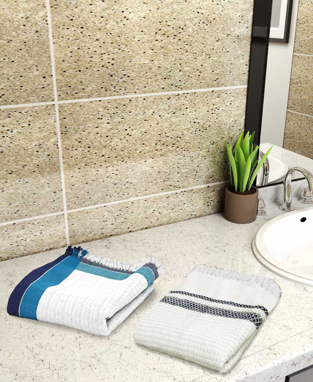 Lightweight cotton bath towel set in white