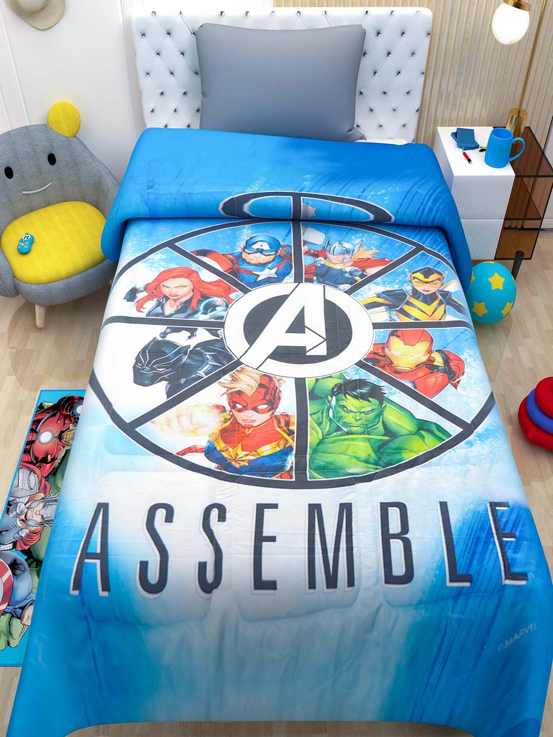 Marvel Avengers single kids comforter – breathable, vibrant, and soft comforter to keep your child cozy and happy through all seasons.