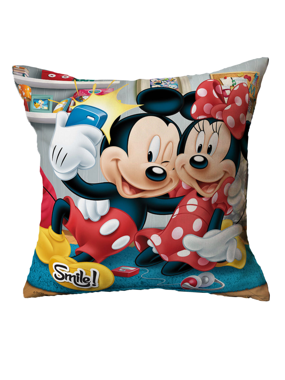 Premium Athom Living Disney character cushion with cover 40x40 cm – add comfort and fun design to your kids’ bedroom or living space.