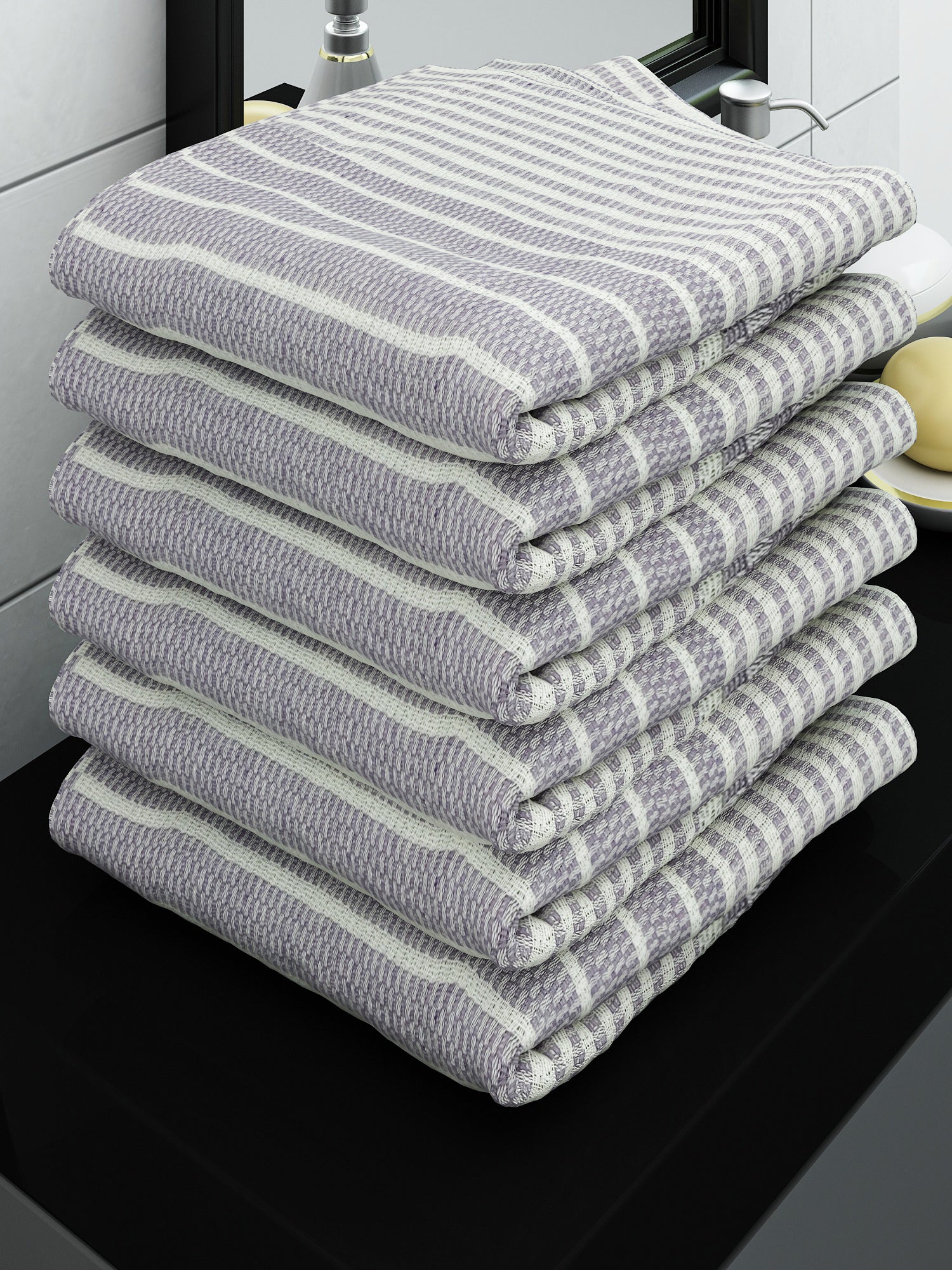 Premium lavender cotton bath towel, soft and absorbent