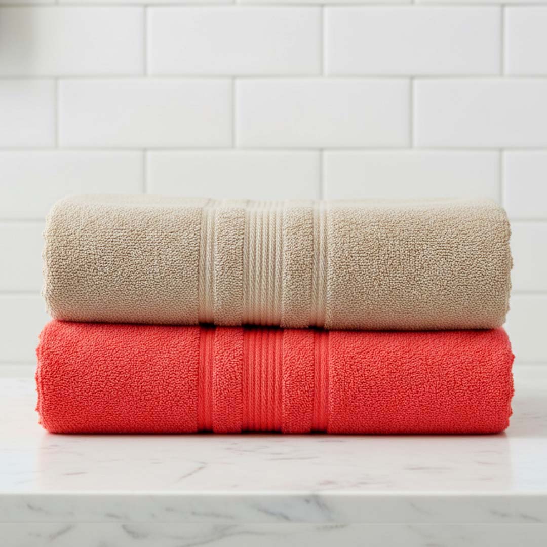 Set of two bath towels 