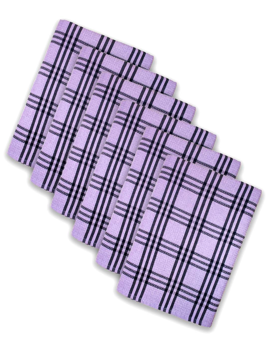 Soft cotton bath towels in lavender color 