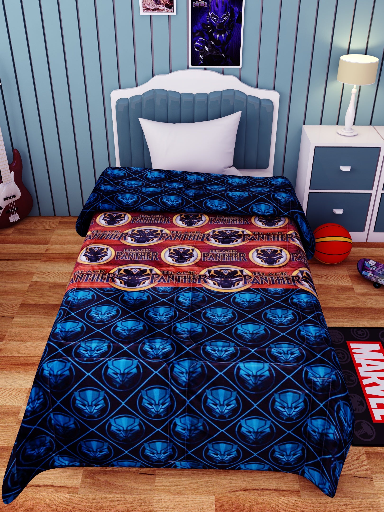 Stylish Black Panther kids comforter with durable stitching and vibrant design – adds superhero fun to any child’s room.