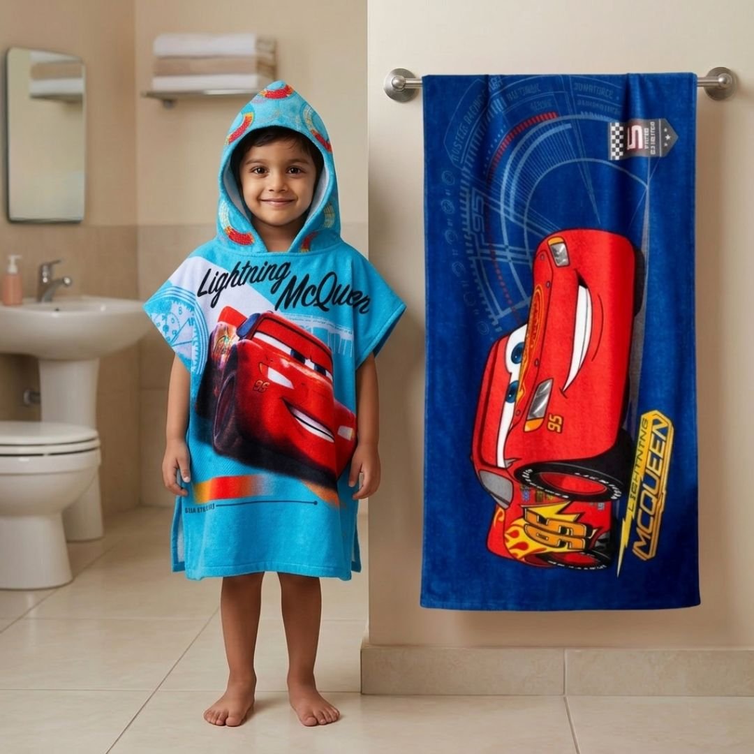 Disney Cars 'Lightning McQueen' Kids Hooded and Bath Towel Combo by Athom Living - Athom Living