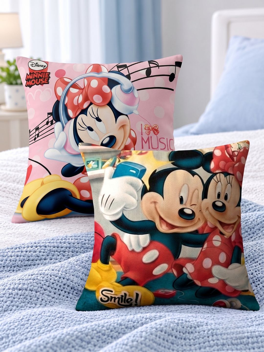 Polyester filled cushion pair