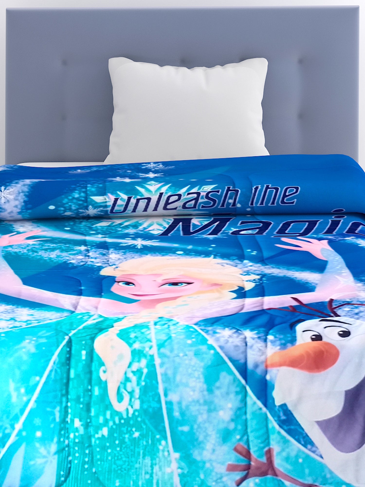Cozy Disney Frozen kids comforter, Single size 135x220 cm, poly-fill 360GSM, high-res design, perfect bedtime comfort from Athom Living.