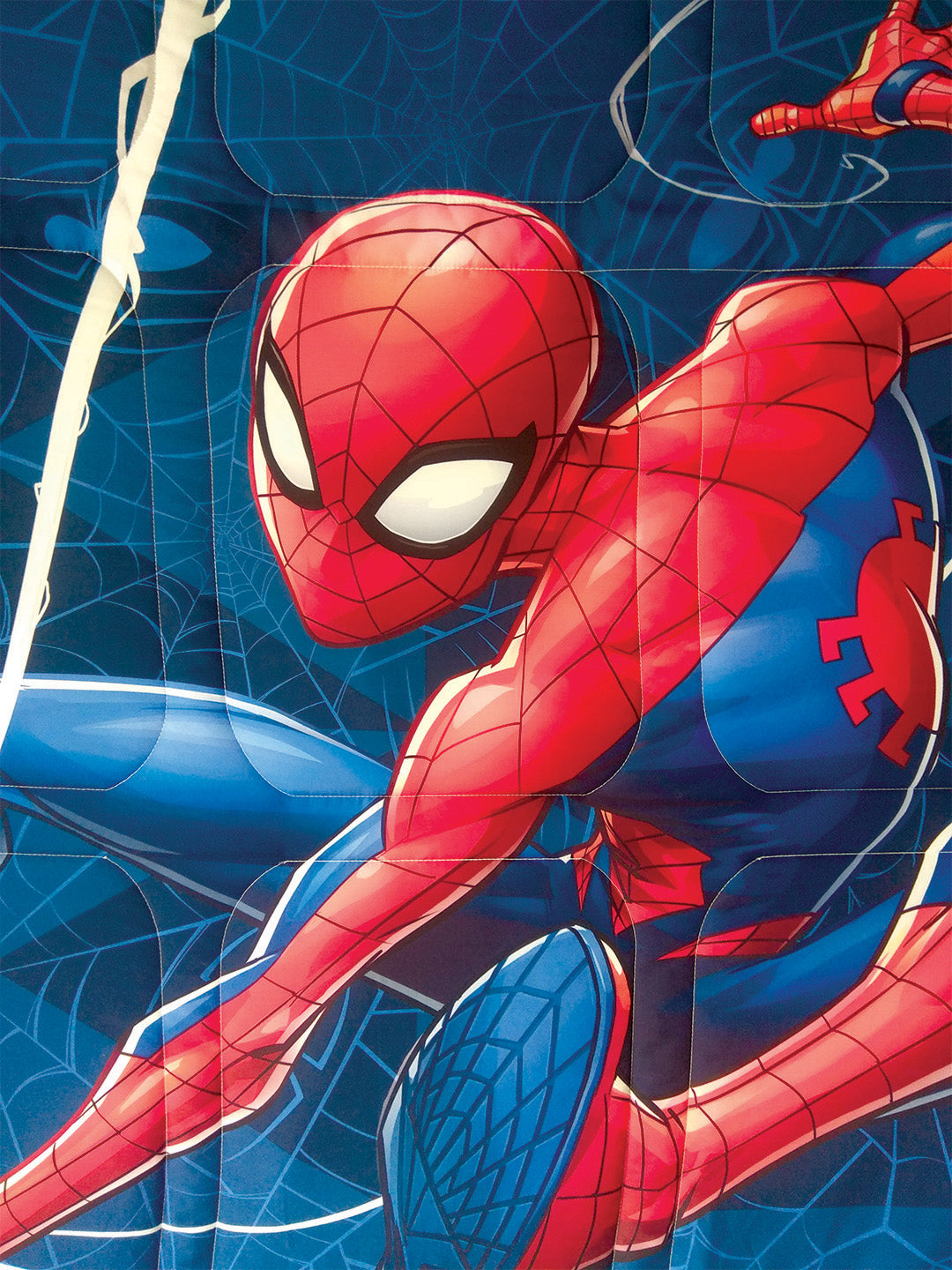 High-quality Spiderman kids comforter, 135x220 cm single bed, thick 360 GSM poly-fill, durable digital print, Athom Living cozy sleep collection.