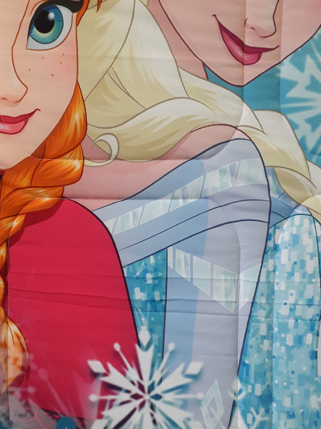Kids comforter Disney Frozen – Single 135x220 cm, 360GSM Poly-fill, colorful Sisters Forever design, high-resolution digital print.