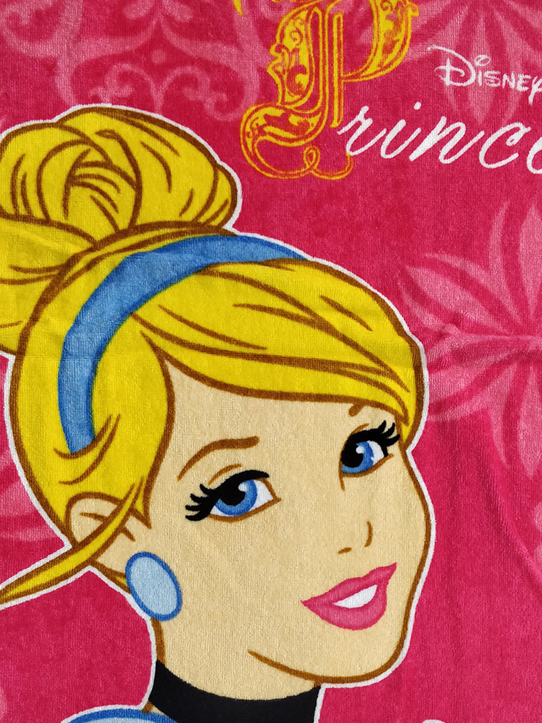 Soft and absorbent Disney Princess Heart Of A Hero Kids Cotton Bath Towel set by Athom Living featuring colorful princess characters, gentle cotton feel and excellent moisture absorption for kids daily bathing.